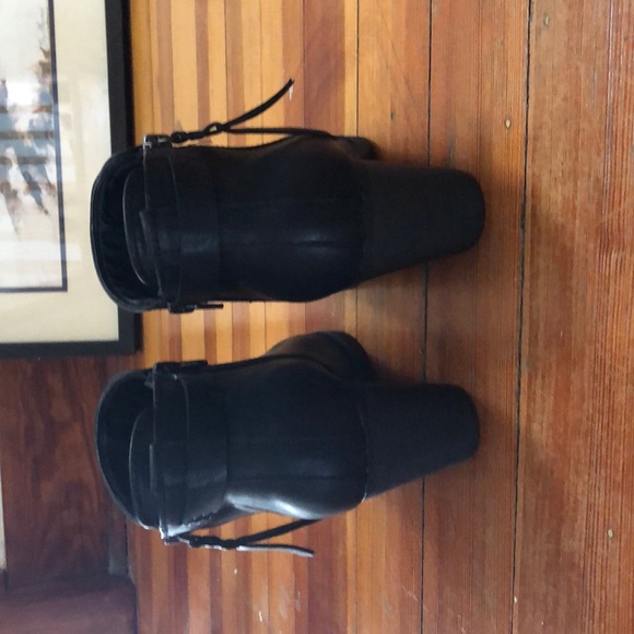 SM New York Black Ankle Boots - Picture 3 of 5